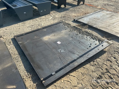 Quantity of (2) 2025 Kit Containers 6 ft 1 in x 5 ft 10 in (1 in Thick) ألواح الصلب (Unused)
