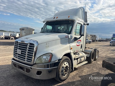2011 Freightliner Cascadia 125 T/A Day Cab Truck Tractor (Inoperable)