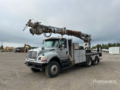 Terex on 2007 International 7600 6x4 Camion pelle