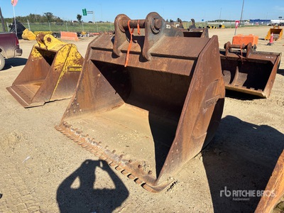 Michels Canada 83 in Q/C Cleanup Cazo para excavadora - Fits John Deere 450