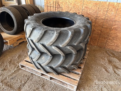 Quantity of (2) Firestone 420/70R24 Neumáticos