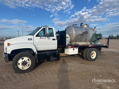 Robinson Vaccum Tanks PD950-2C-RE on 1999 Chevrolet C7H042 4x2 صهريج شفاط