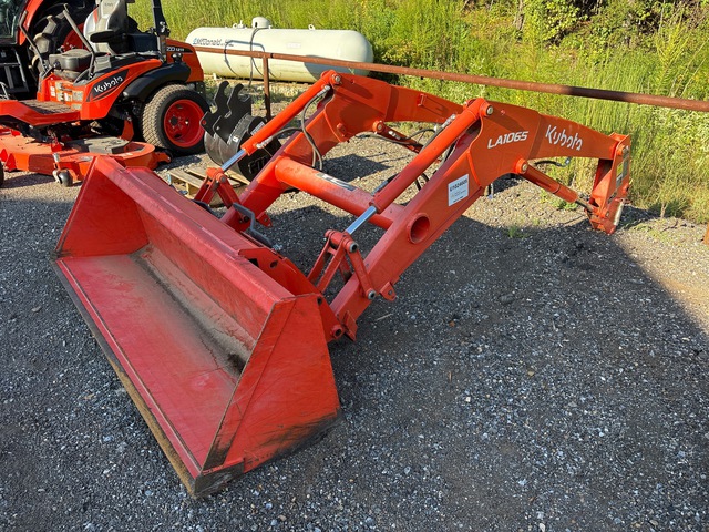 Kubota LA1065A Front Loader Attachment