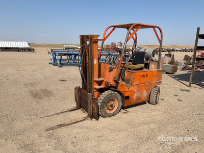 Yale L83P-030-SWS-074 3800 lb Pneumatic Tire Wózek widłowy