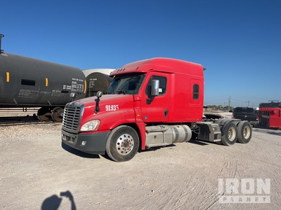 2019 Freightliner Cascadia 125 6x4 T/A Sleeper Truck Tractor