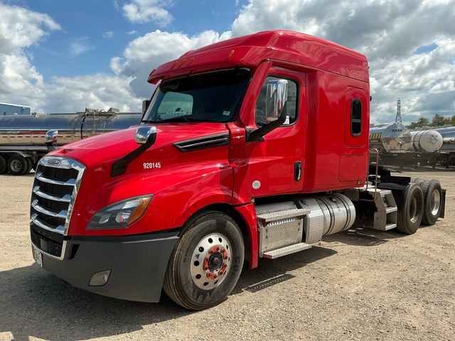 2020 Freightliner Cascadia 126 6x4 T/A Sleeper Truck Tractor