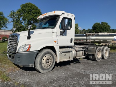 2014 Freightliner PX125064ST 6x4 T/A Day Cab Truck Tractor