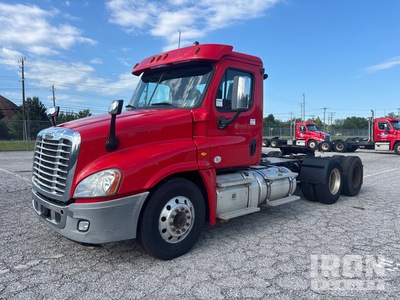 2019 Freightliner Cascadia 125 6x4 T/A Day Cab Truck Tractor