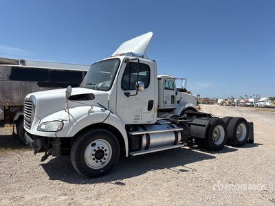 2013 Freightliner M2 112 6x4 تراكتور شاحنة نهارية (ثنائية المحور)