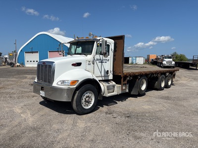 2006 Peterbilt 335 8x4 شاحنة مسطحة