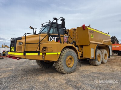 2015 Cat 745C 6x4 Fuel and Lube Truck