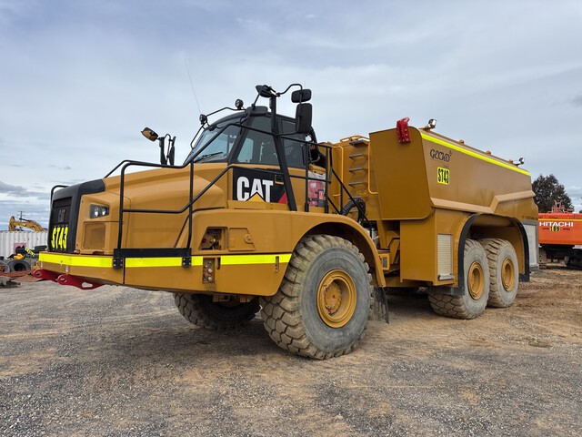 2015 Cat 745C 6x6 Off-Highway Articulated Fuel & Lube Truck
