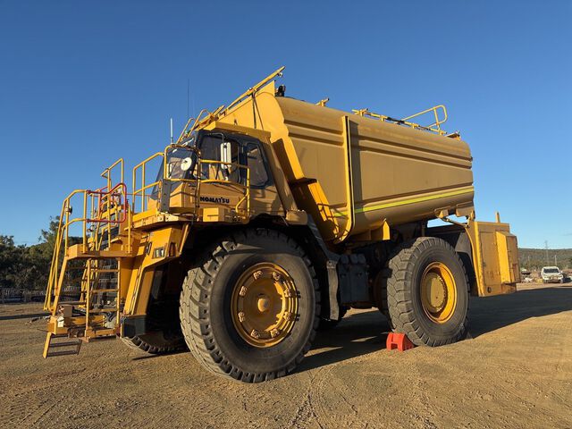 2000 Komatsu HD785-5 4x4 Fuel & Lube Truck