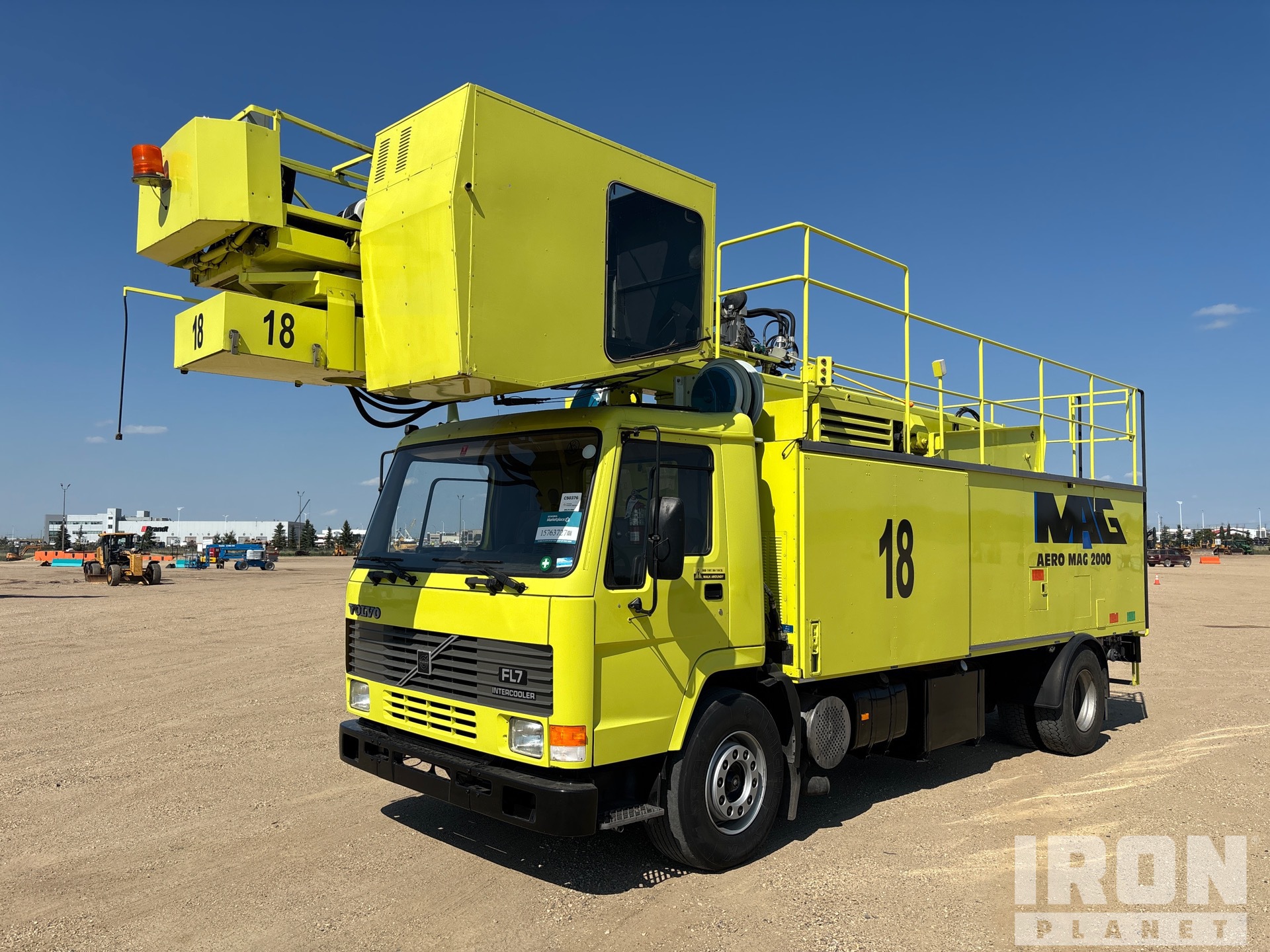 1990 Volvo FL7 4x2 شاحنة إزالة الجليد