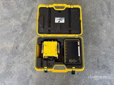 Leica MCP80 Leica GPS Dozer Machine Control Kit w/ MCP80 Display & ICG82 Divers