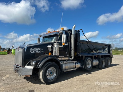 2018 Kenworth T800 8x4 Tri/A Dump Truck