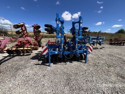 2018 Carre Strip Till Inro Semoir 8 Rangs 4.5 m 3-Point 8 Row Strip-Tiller