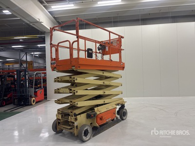 2015 JLG 2646ES Electric シザーリフト