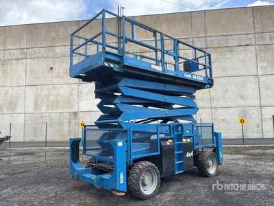 2015 Genie GS-5390 4x4 Diesel シザーリフト