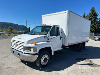 2005 Chevrolet C5500 4x2 Van Truck