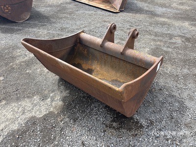 42 in Cleanup Backhoe Rear Bucket