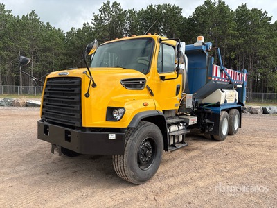 2016 Freightliner 108SD 6x4 Spreader Truck