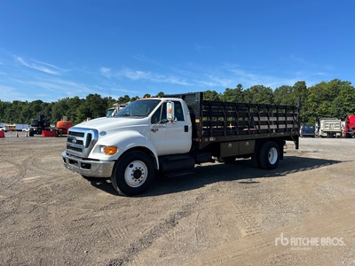 2011 Ford F-650 XLT 4x2 Flatbed Truck
