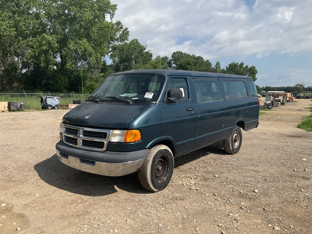 2001 Dodge RAM 3500 Passenger Van