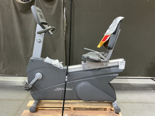 Life Fitness CLSR Exercise Bike