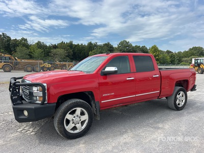 2015 Chevrolet Silverado 2500HD 4x4 Crew Cab Pickup