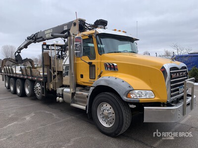 Barco 160A on 2015 Mack GU813 Grapple Truck