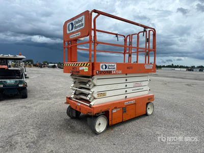 2016 Snorkel S4732E Scissor Lift