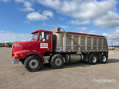 2005 International 4900 8x4 Twin-Steer T/A Dump Truck