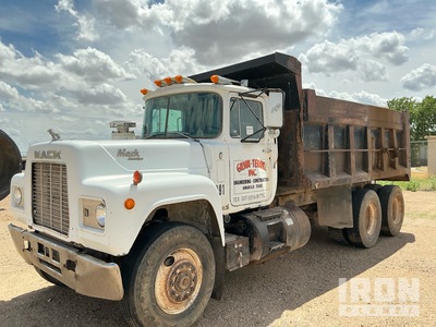 1989 Mack R690ST 6x4 T/A Dump Truck