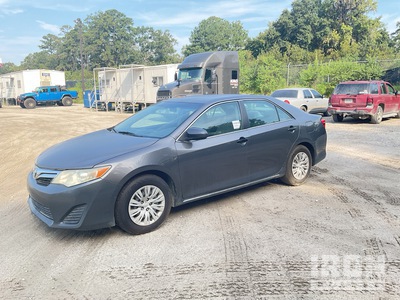 2013 Toyota Camry Automovil