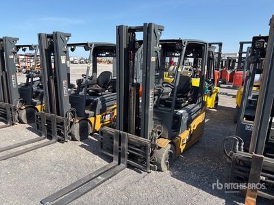 Cat 2ET300 2760 lb Forklift