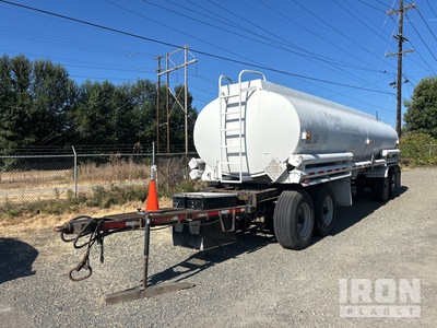 1993 BEALL MC406AL 7400 gal Quad/A Turntable مقطورة صهاريج
