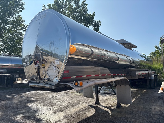 1991 Barbel MC307SS 7000 gal T/A Tanker Trailer