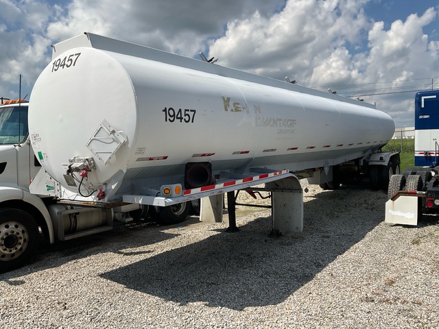1995 Custom 9375 gal T/A Tanker Trailer