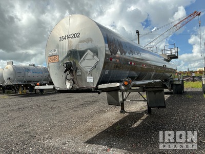2013 POLAR 4300 gal T/A Przyczepa cysterna