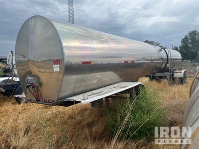 1994 POLAR 6200 gal T/A A-Train Lead 43' T/A Semi-Tanker Tanker Trailer