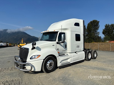 2019 International LT62F 6x4 Cabina con cuccetta per trattore stradale