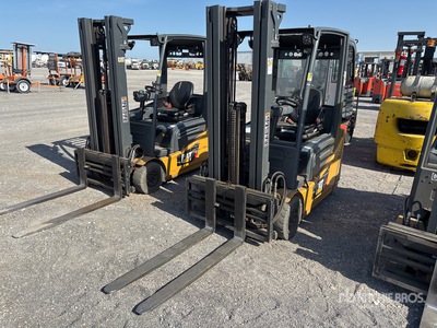 Cat 2ET300 2760 lb Chariot Élévateur