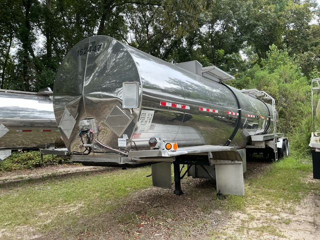 1997 POLAR DOT407SS 3500 gal T/A Tanker Trailer