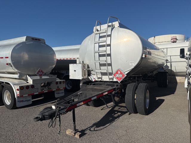 1999 Beall DOT406AL 5500 gal T/A Turntable Pup Tanker Trailer