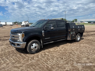 2018 Ford F-350 Lariat 4x4 Crew Cab Flatbed Truck