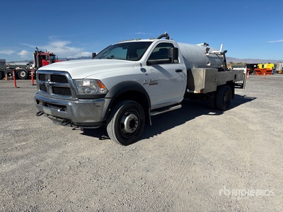 2016 Ram 5500 4x2 Camion-citerne à vide
