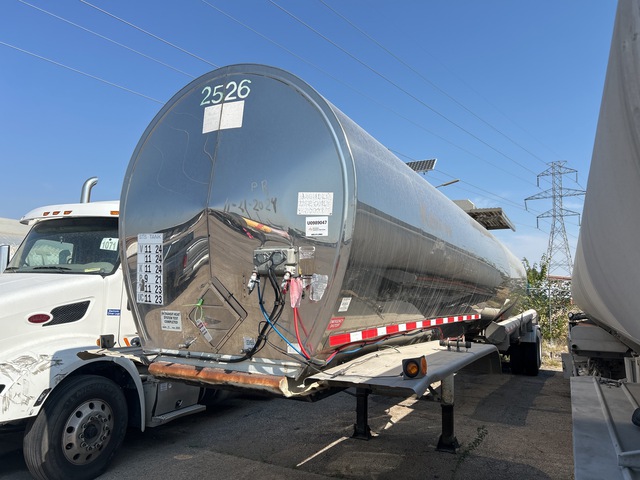 1994 Bar-Bel MC307SS 7000 gal T/A Tanker Trailer