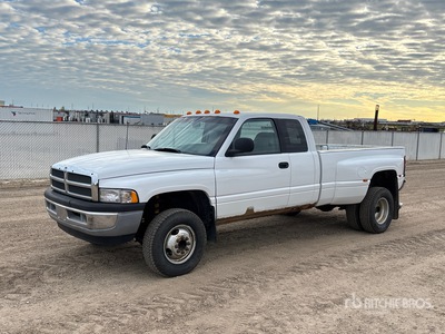 1998 Dodge 3500 ST 4x4 Extended Cab بيك اب