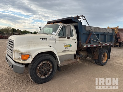 1996 Ford F-800 4x2 S/A Dump Truck